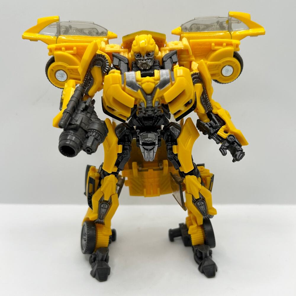 Transformers Bumblebee Complete SS-87 Studio Series Deluxe Class Hasbro EUC